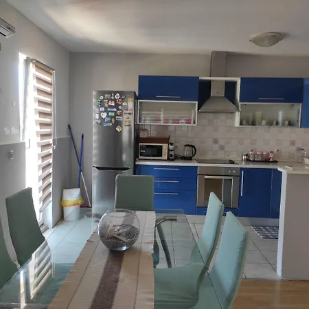 Apartment Dani *